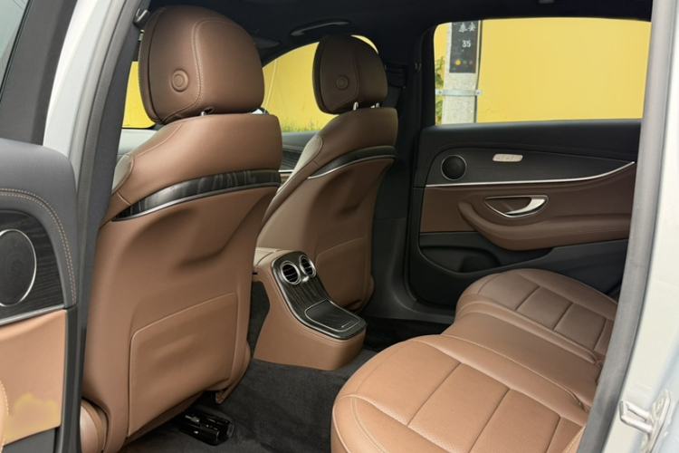 Used Mercedes-Benz E-Class 2023 E 260 L Sport Edition Interior 3