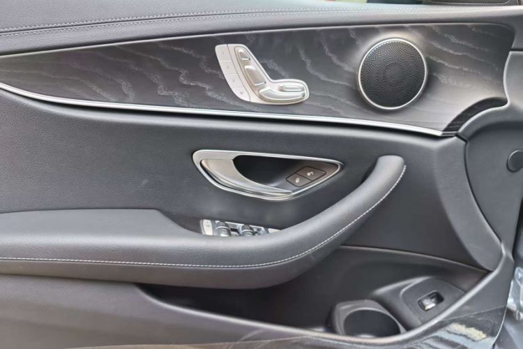Used Mercedes-Benz E-Class 2023 E 260 Stylish Sports Edition Interior 5