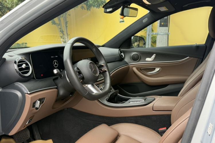 Used Mercedes-Benz E-Class 2023 E 260 L Sport Edition Interior 6