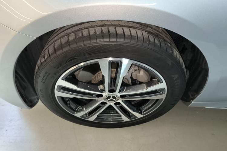 Used Mercedes-Benz E-Class 2023 E 260 L Sport Edition Left Front Wheel Hub