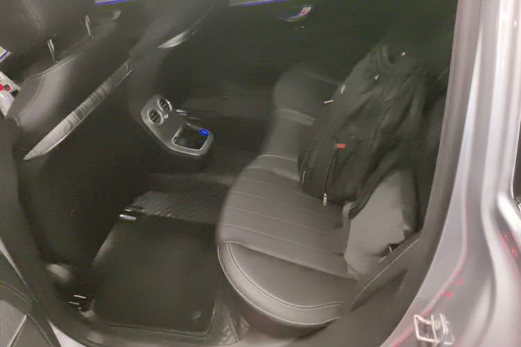 Used Mercedes-Benz E-Class 2023 Updated E 300 L Fashion Edition Left Rear Seat