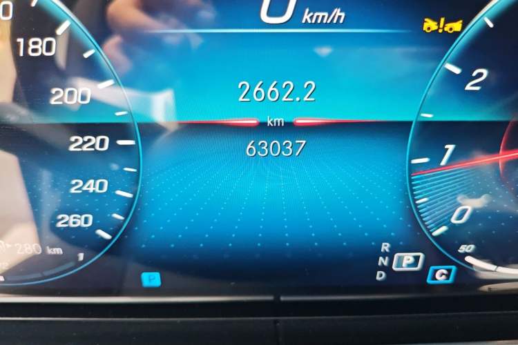 Used Mercedes-Benz E-Class 2023 E 300 Luxury Sport Edition Odometer Close Up