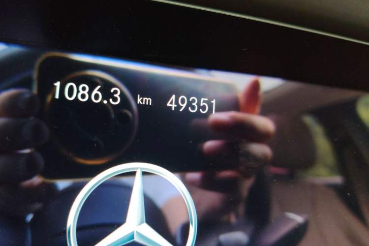 Used Mercedes-Benz E-Class 2023 E 260 L 4MATIC Odometer Close Up