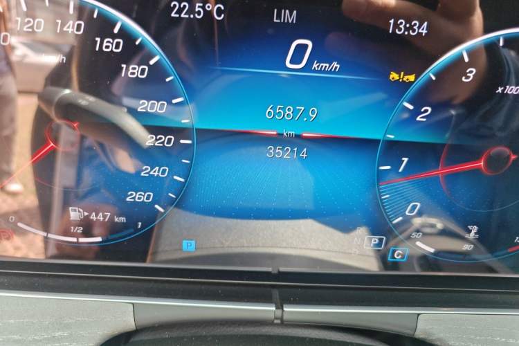 Used Mercedes-Benz E-Class 2023 Restyled E 300 L Sporty and Stylish Edition Odometer Close Up