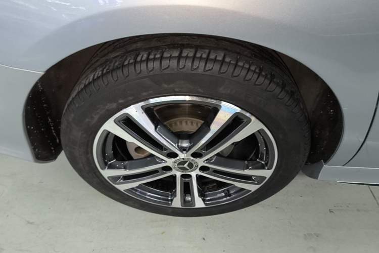 Used Mercedes-Benz E-Class 2023 E 260 L Sport Edition Right Rear Wheel Hub