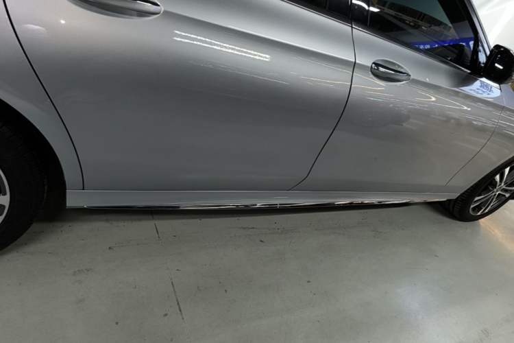 Used Mercedes-Benz E-Class 2023 E 260 L Sport Edition Right Side Sill