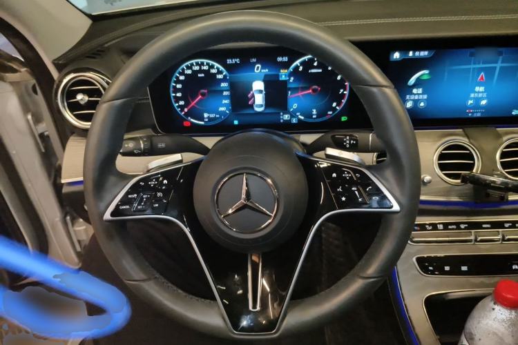 Used Mercedes-Benz E-Class 2023 Updated E 300 L Fashion Edition Steering Wheel