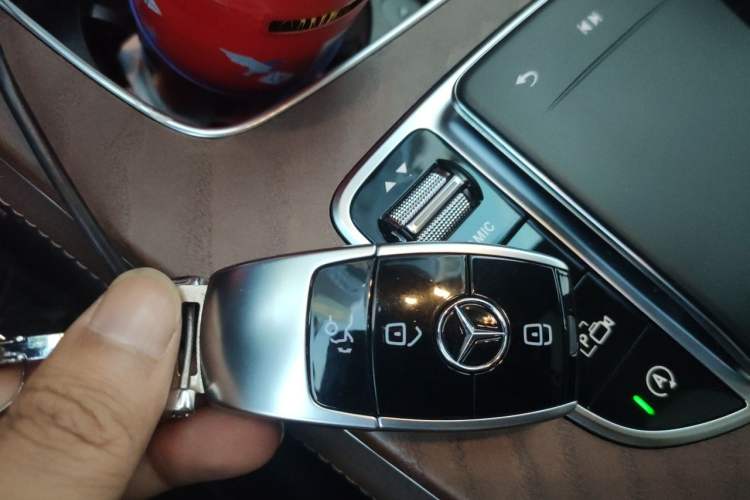 Used Mercedes-Benz E-Class 2023 Updated E 300 L Fashion Edition Vehicle Key