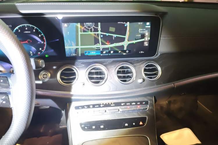 Used Mercedes-Benz E-Class 2023 Restyled E 260 Fashion Sport Edition Audio And AC Panel
