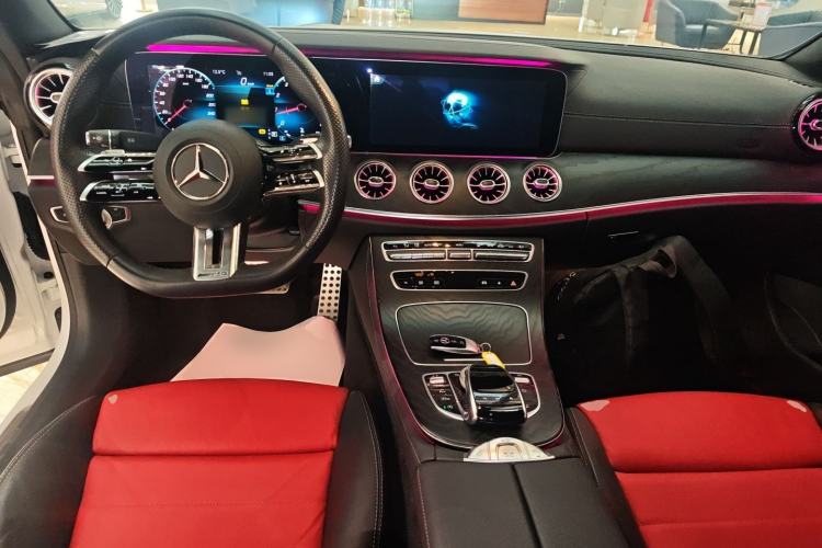 Used Mercedes-Benz E-Class 2023 E 260 Convertible Coupe Center Console