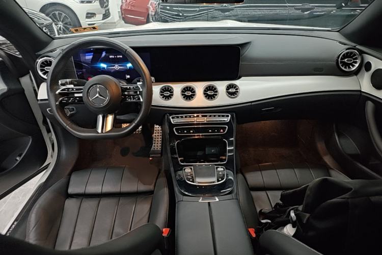Used Mercedes-Benz E-Class 2023 E 260 Coupe Center Console