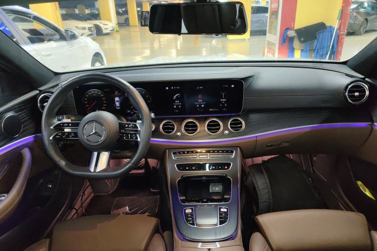 Used Mercedes-Benz E-Class 2023 E 260 L Sport Edition Center Console