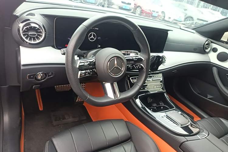 Used Mercedes-Benz E-Class 2023 E 260 Coupe Center Console