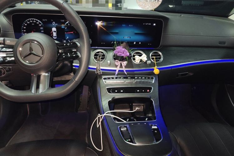 Used Mercedes-Benz E-Class 2023 Restyled E 260 Fashion Sport Edition Center Console