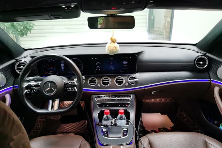 Used Mercedes-Benz E-Class 2023 E 300 L Sport Luxury Edition Center Console