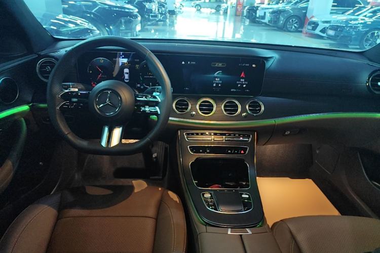 Used Mercedes-Benz E-Class 2023 Restyled E 300 L Sporty and Stylish Edition Center Console