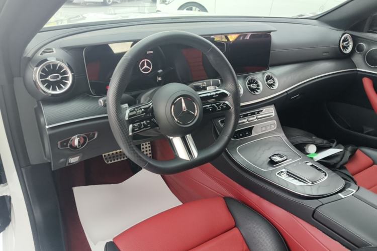Used Mercedes-Benz E-Class 2023 E 260 Coupe Center Console
