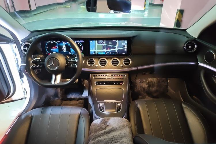 Used Mercedes-Benz E-Class 2023 Restyled E 260 Fashion Sport Edition Center Console