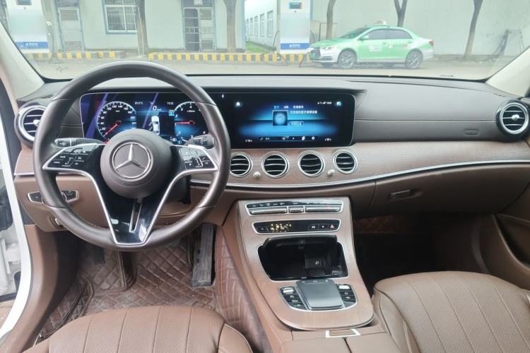Used Mercedes-Benz E-Class 2023 E 300 L Luxury Model Center Console