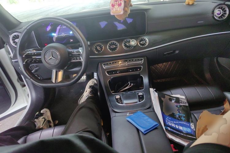 Used Mercedes-Benz E-Class 2023 E 300 Coupe Center Console