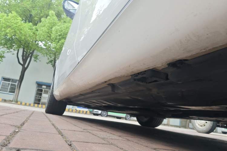 Used Mercedes-Benz E-Class 2023 E 300 L Luxury Model Chassis Rear Left
