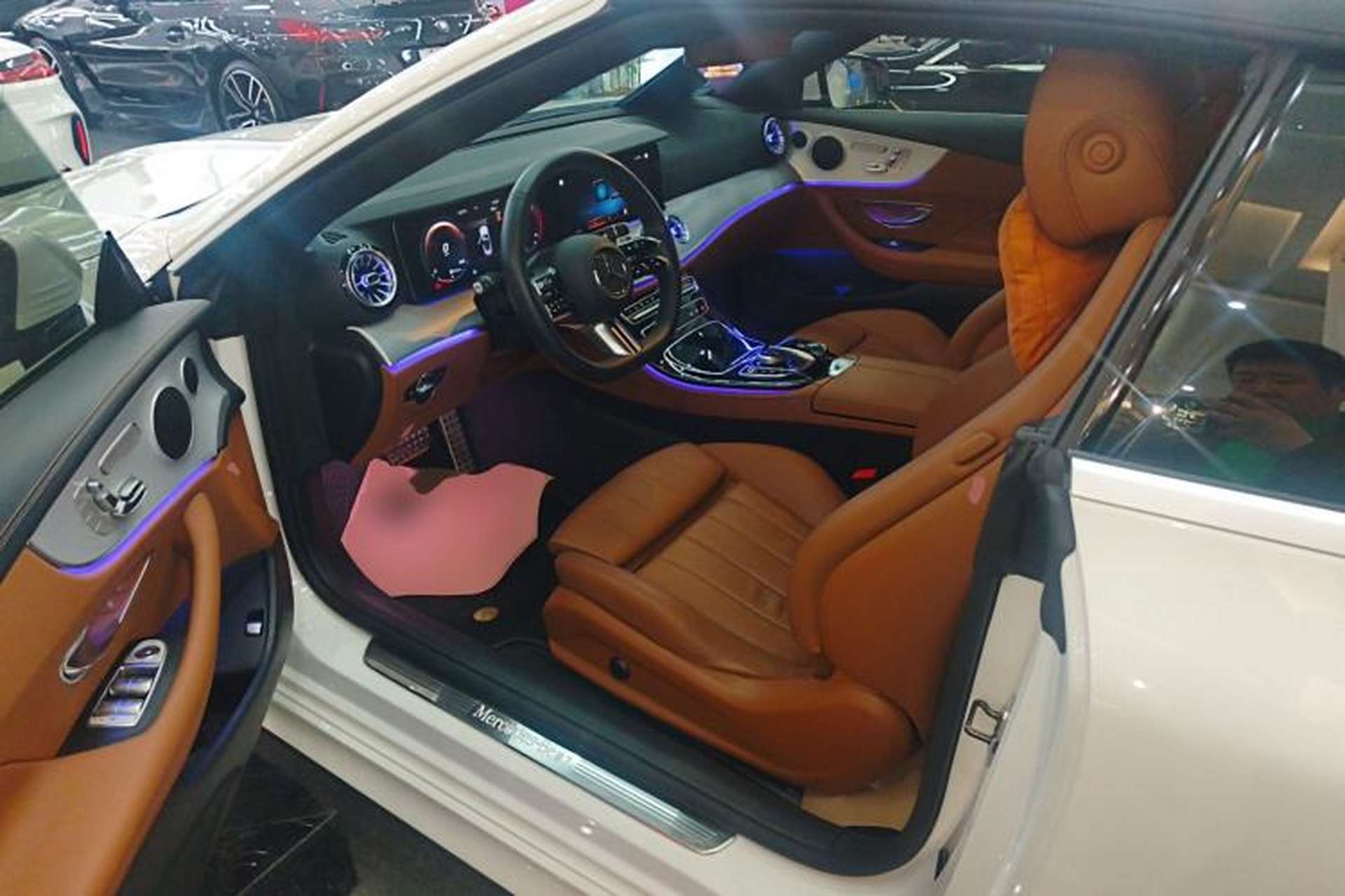 Used Mercedes-Benz E-Class 2023 E 260 Convertible Coupe Driver Seat