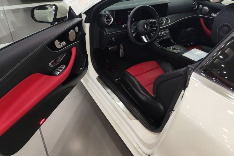 Used Mercedes-Benz E-Class 2023 E 260 4MATIC Coupe Driver Seat