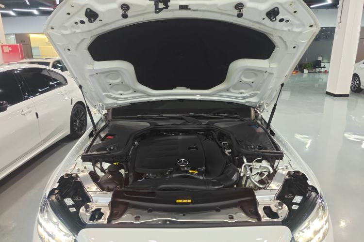 Used Mercedes-Benz E-Class 2023 E 260 L Engine Bay