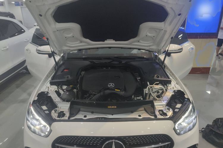 Used Mercedes-Benz E-Class 2023 E 260 Coupe Engine Bay