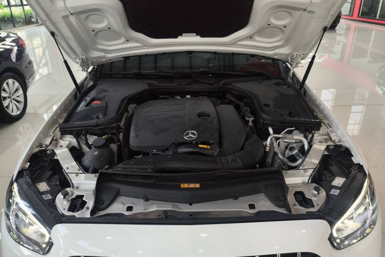 Used Mercedes-Benz E-Class 2023 E 260 Coupe Engine Bay