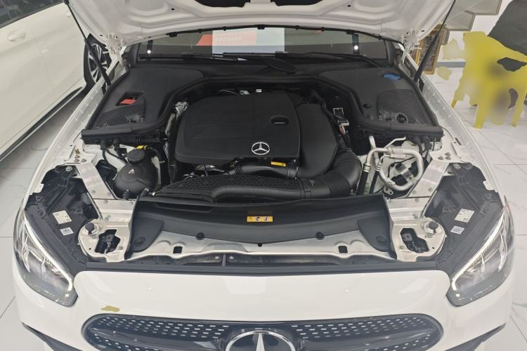 Used Mercedes-Benz E-Class 2023 E 260 Coupe Engine Bay