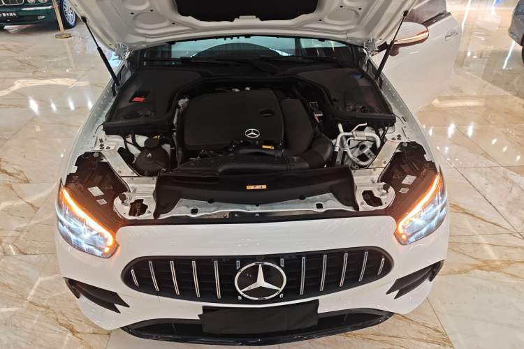 Used Mercedes-Benz E-Class 2023 E 260 Convertible Coupe Engine Bay