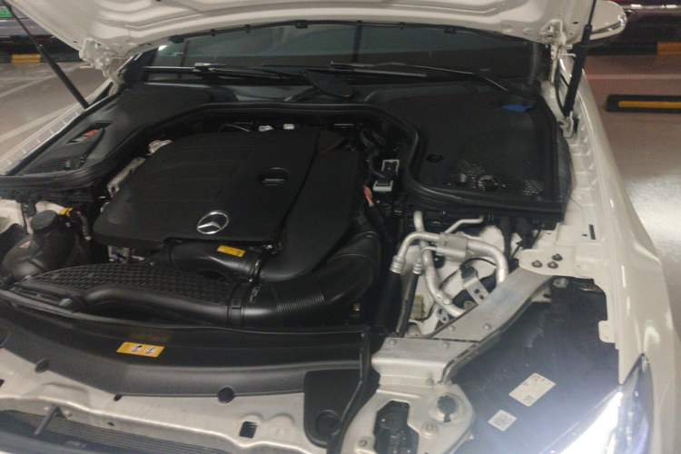 Used Mercedes-Benz E-Class 2023 E 260 Coupe Engine Bay Left
