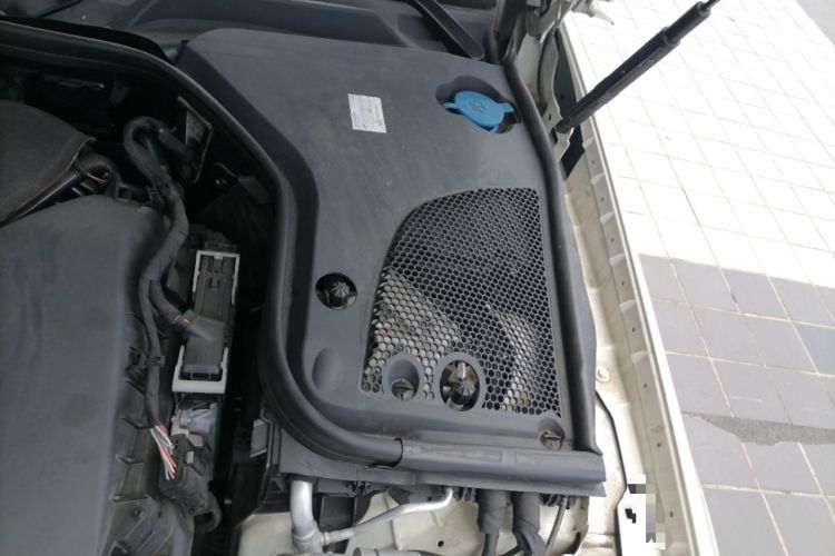 Used Mercedes-Benz E-Class 2023 E 300 Coupe Engine Bay Left
