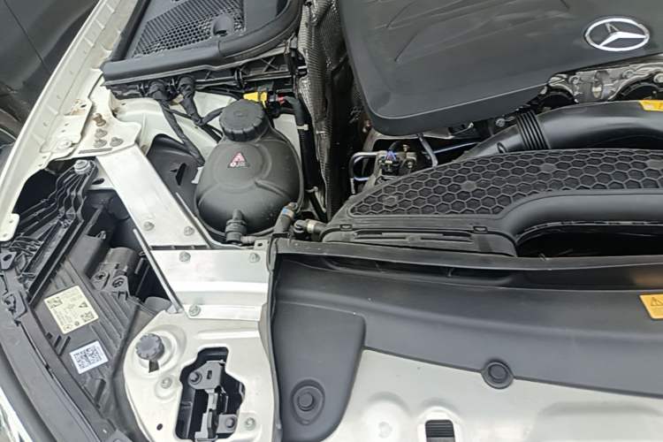 Used Mercedes-Benz E-Class 2023 E 260 Coupe Engine Bay Right