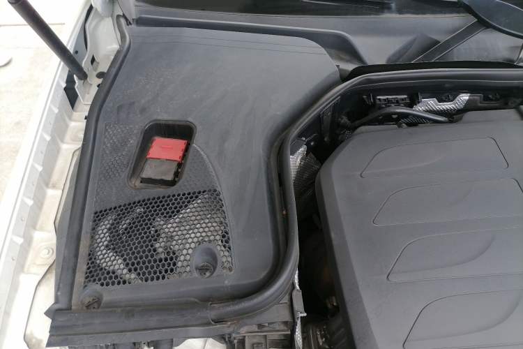 Used Mercedes-Benz E-Class 2023 E 300 Coupe Engine Bay Right