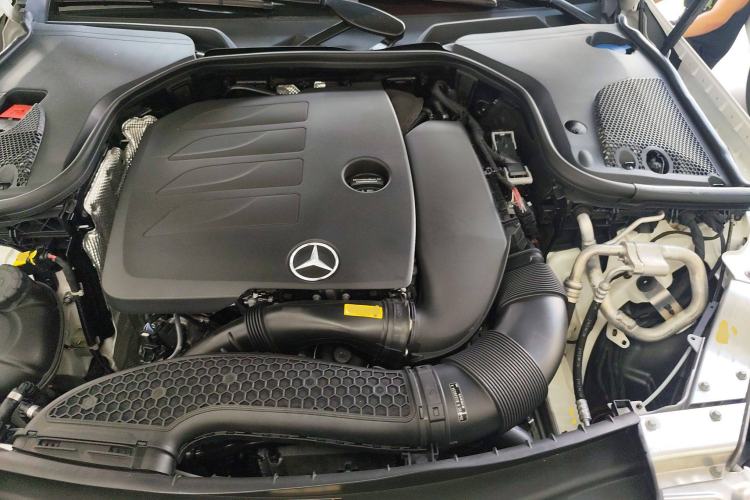 Used Mercedes-Benz E-Class 2023 E 260 Coupe Engine Bay