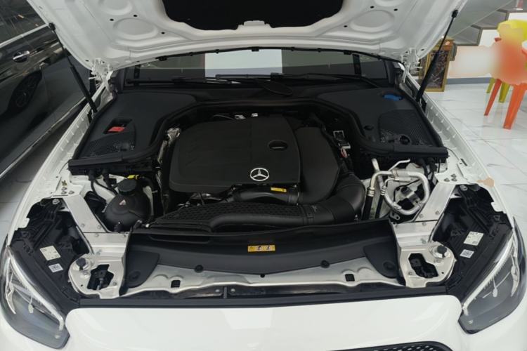 Used Mercedes-Benz E-Class 2023 E 260 Coupe Engine Bay