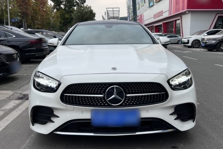 Used Mercedes-Benz E-Class 2023 E 260 Coupe Exterior 1