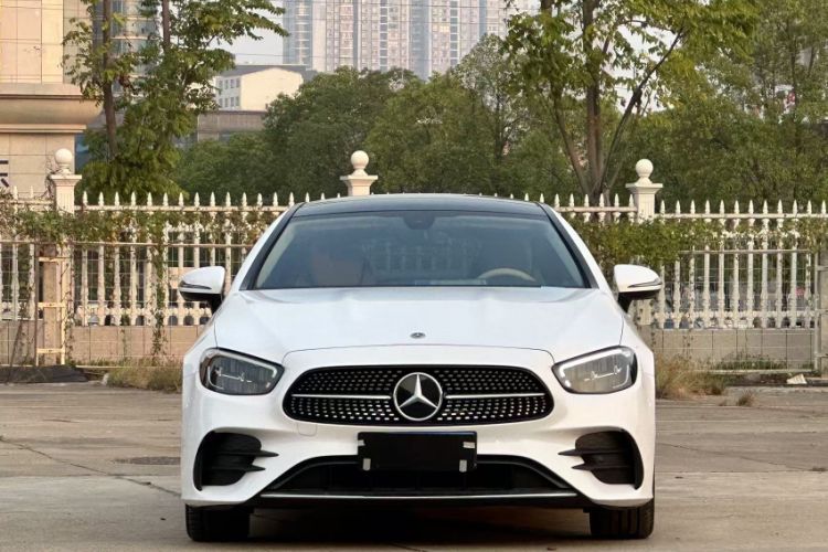 Used Mercedes-Benz E-Class 2023 E 260 Coupe Exterior 1
