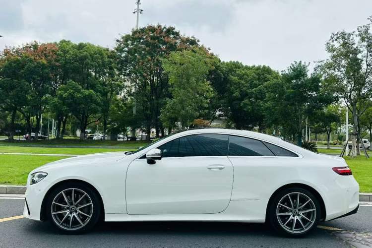 Used Mercedes-Benz E-Class 2023-Year Restyled E 260 Coupe Exterior 3