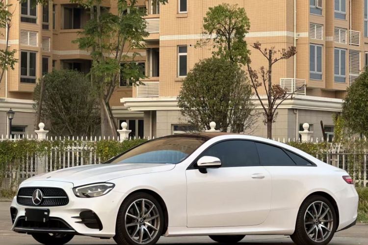 Used Mercedes-Benz E-Class 2023 E 260 Coupe Exterior 3