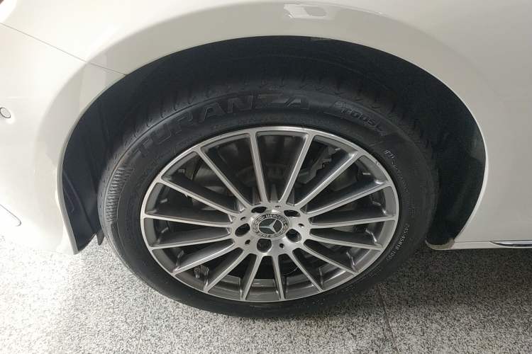 Used Mercedes-Benz E-Class 2023 E 260 L Exterior 4