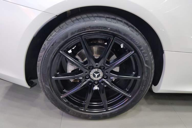 Used Mercedes-Benz E-Class 2023 E 260 Coupe Exterior 4