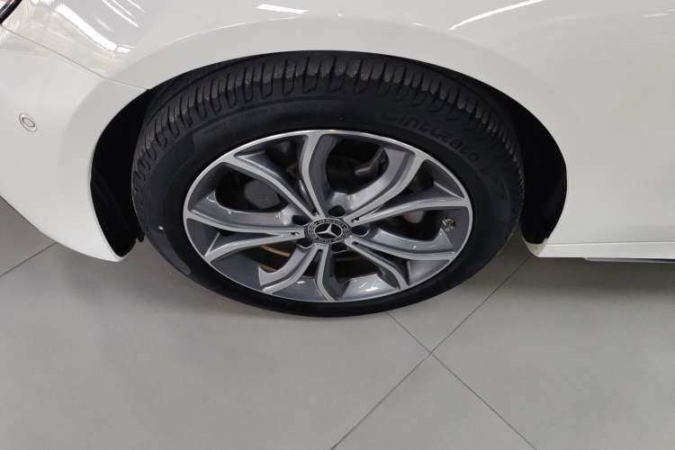 Used Mercedes-Benz E-Class 2023 E 300 L Sporty and Stylish Model Exterior 4