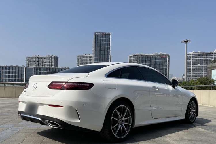 Used Mercedes-Benz E-Class 2023 E 300 Coupe Exterior 4