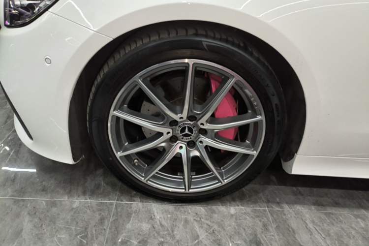 Used Mercedes-Benz E-Class 2023 E 260 Coupe Exterior 4