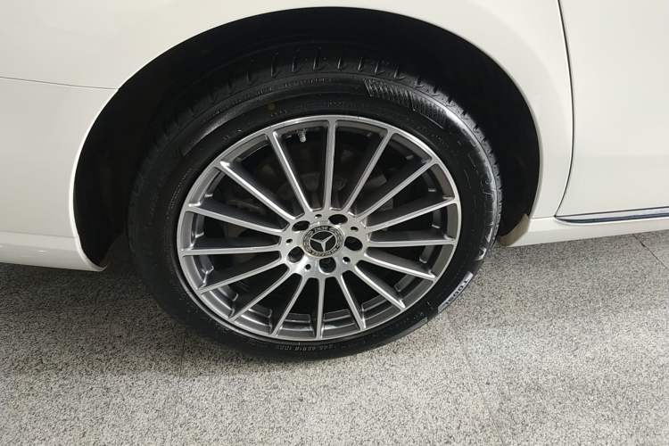 Used Mercedes-Benz E-Class 2023 E 260 L Exterior 5