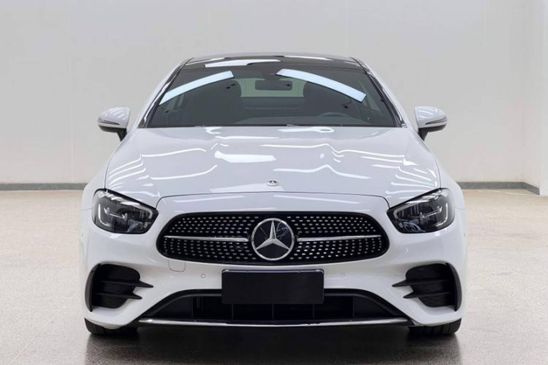 Used Mercedes-Benz E-Class 2023 E 260 Coupe Exterior 6