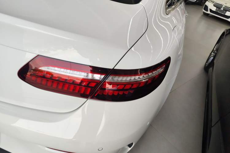 Used Mercedes-Benz E-Class 2023 E 260 Coupe Exterior 6